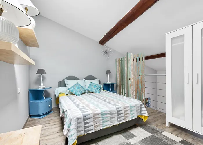 Au Nid De La Madeleine 3*