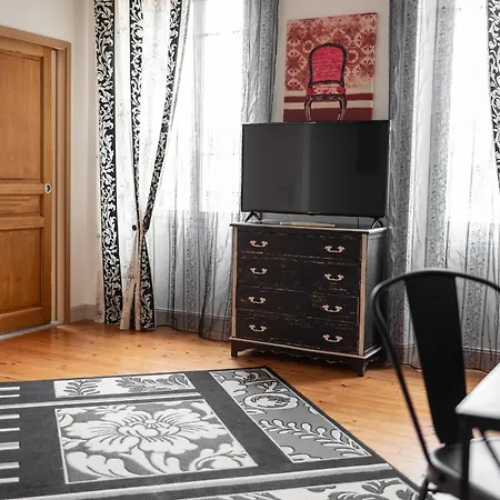 Au Nid De La Madeleine B&B 가이약