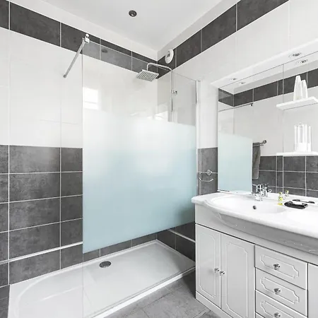 Au Nid De La Madeleine B&B