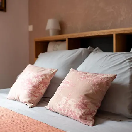 Au Nid De La Madeleine B&B